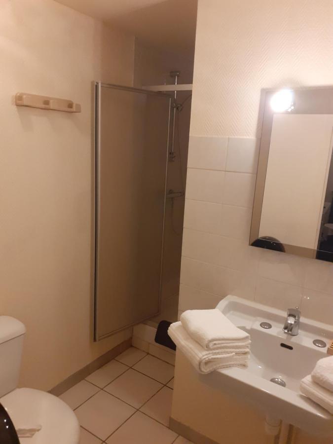 Hotel Le Grand Cerf Nonancourt Exterior foto